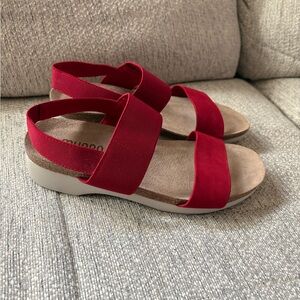 Munro Red Strap Sandals